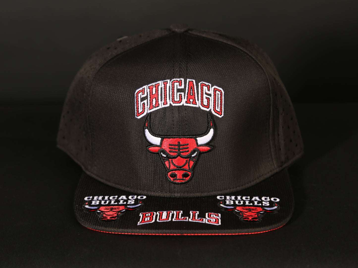 CAP CHICAGO BULLS STRAIGHT (MIRROR)