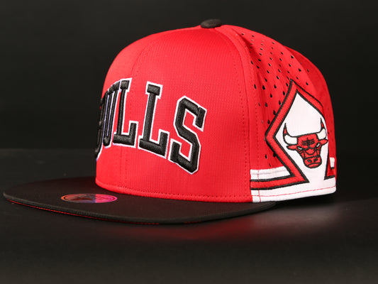 CAP CHICAGO BULLS STRAIGHT (MIRROR)
