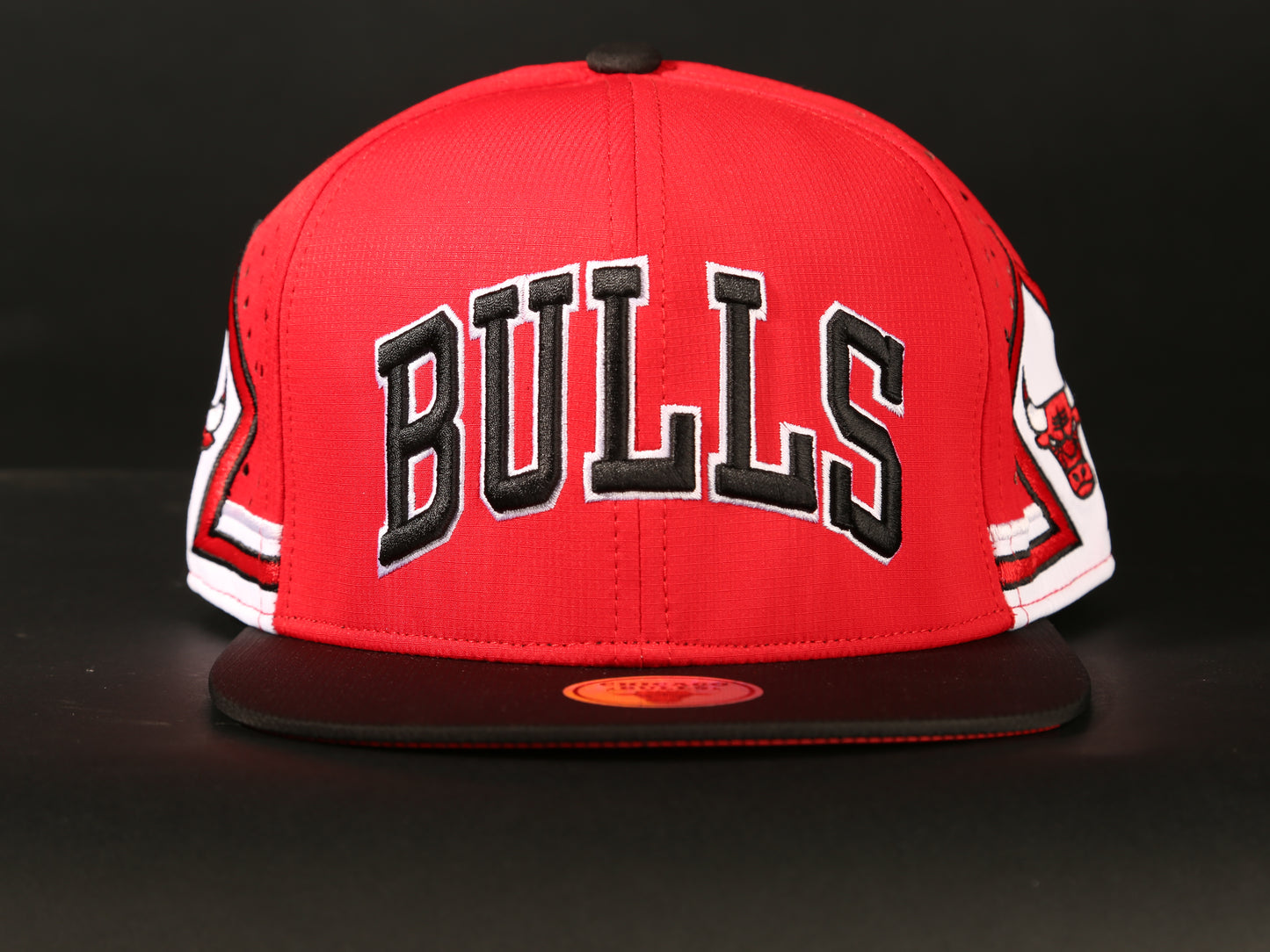 CAP CHICAGO BULLS STRAIGHT (MIRROR)